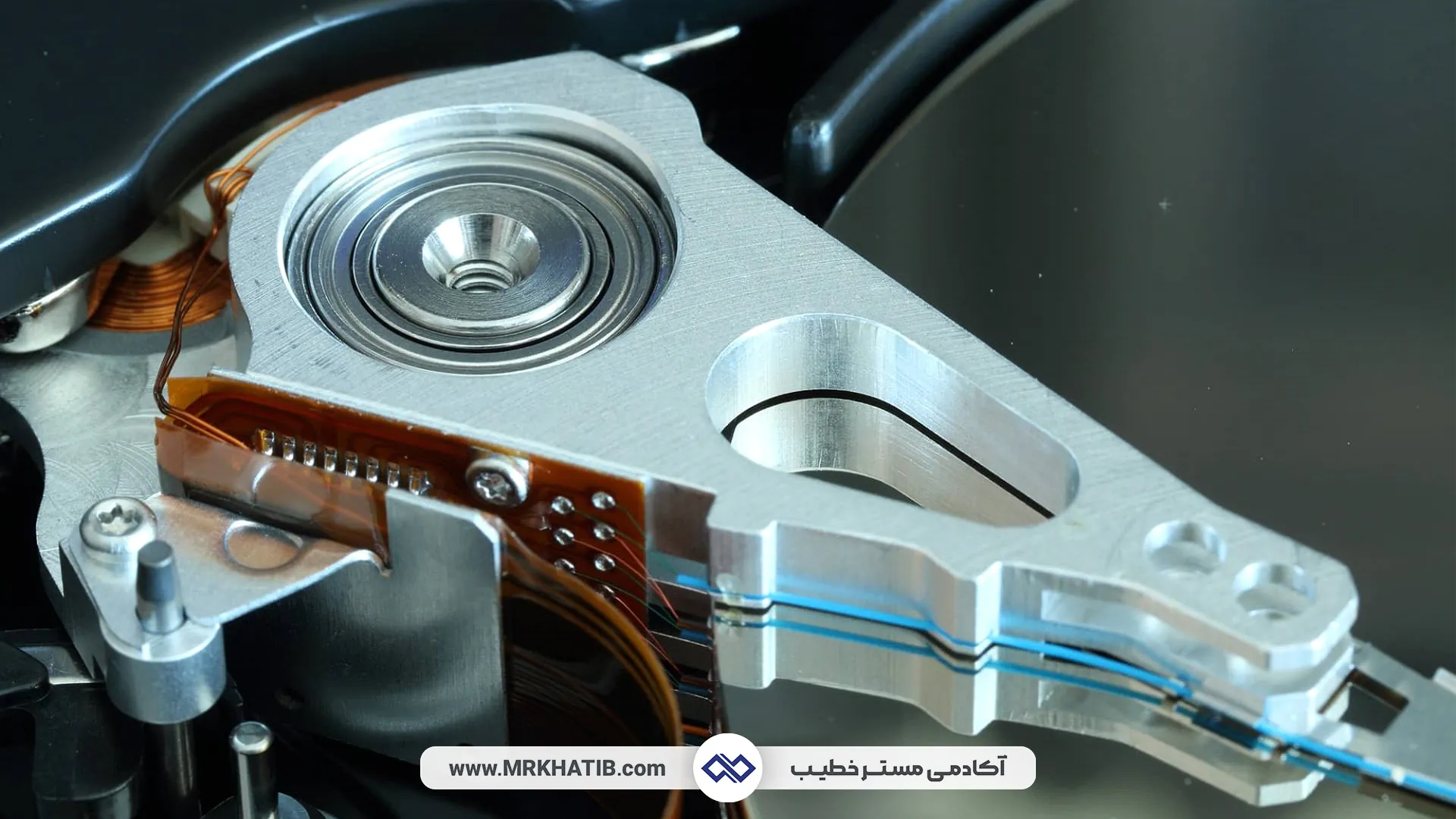 هارد دیسک | هرآنچه باید درباره هارد بدانید. 7 Read-Write Arm