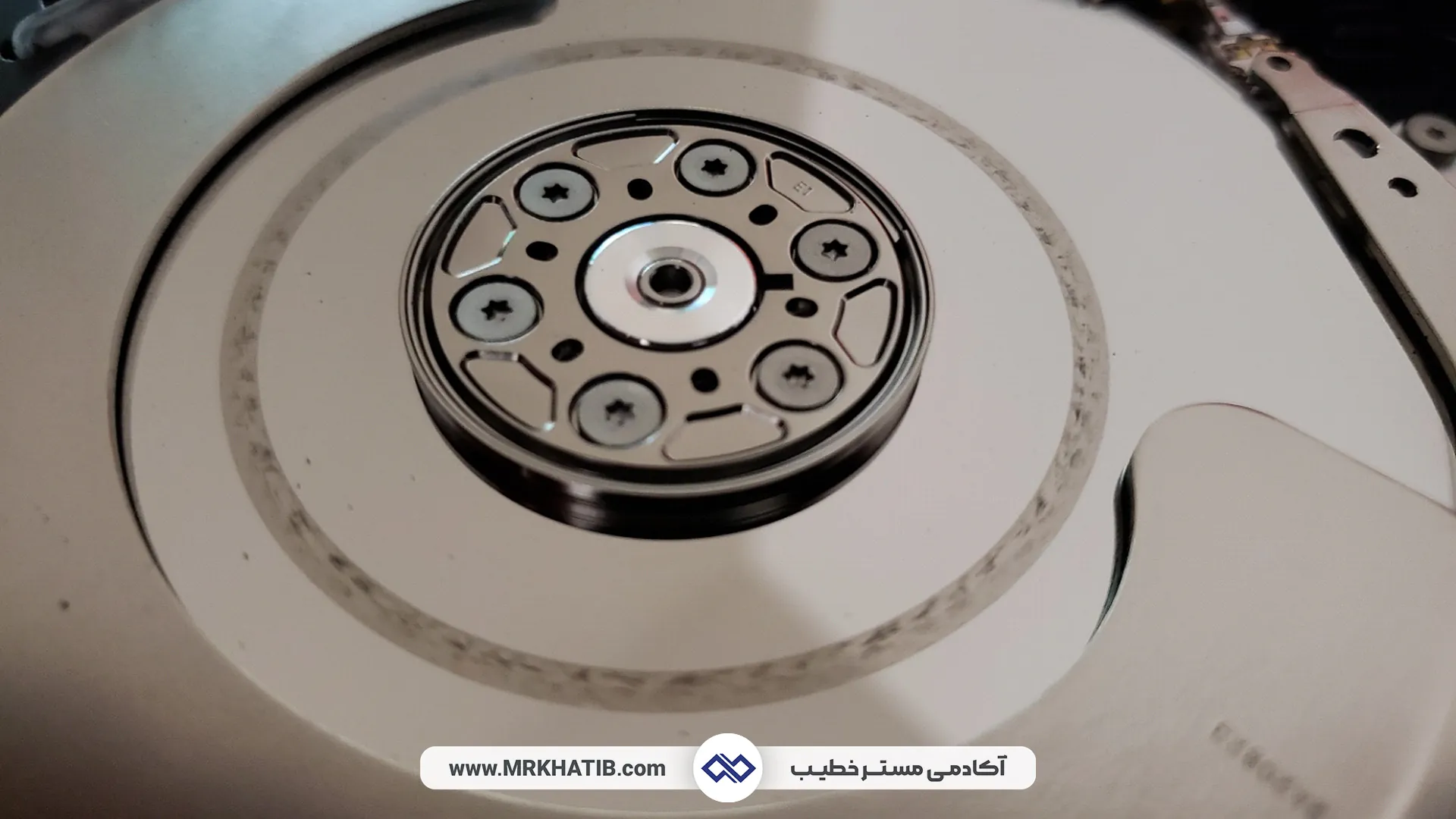 هارد دیسک | هرآنچه باید درباره هارد بدانید. 6 موتور گردان چیست؟