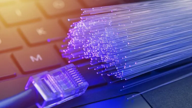 فیبر نوری و کابل شبکه