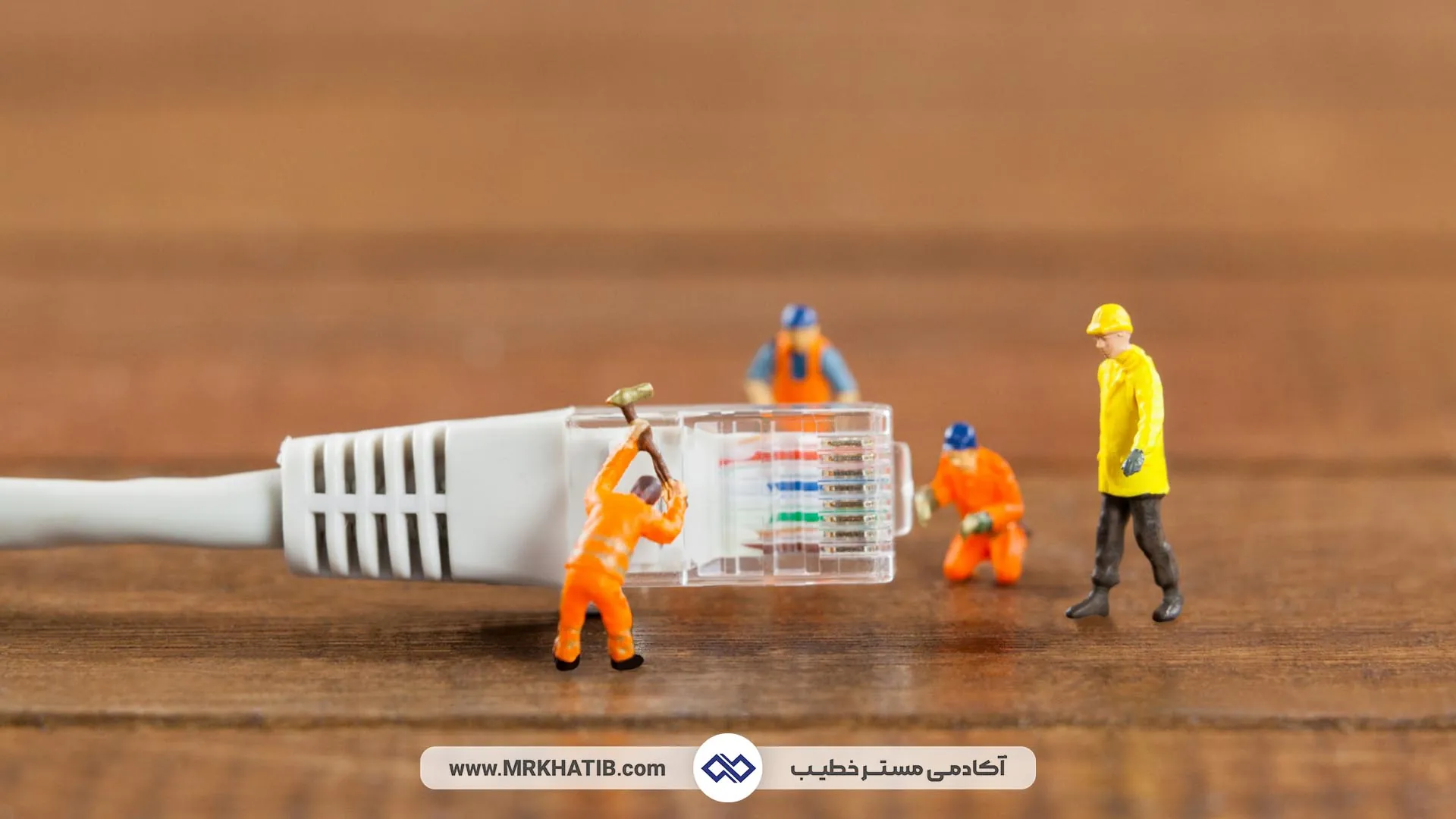 تفاوت اکتیو و پسیو در شبکه چیست؟ معرفی انواع تجهیزات و خدمات Active و Passive 3 کابل-شبکه-Lan